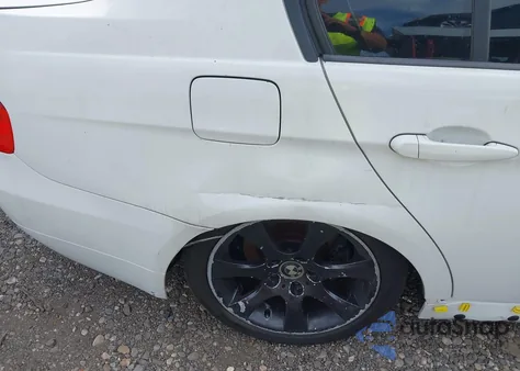 2006 BMW 325I z USA, uszkodzony, nr VIN WBAVB13516KX40423